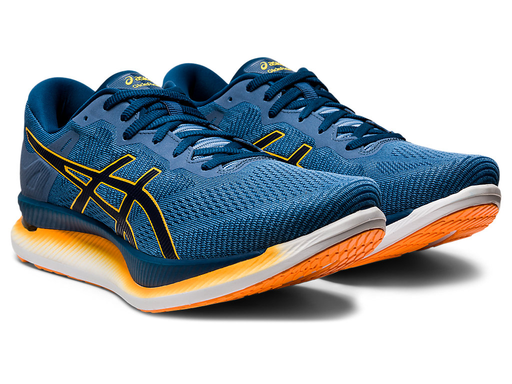 https://asics.scene7.com/is/image/asics/1011A817_400_SB_FR?$zoom$