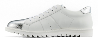 On オン Court T THE ONITSUKA スニーカー 「THE ONITSUKA」COURT-T / コート