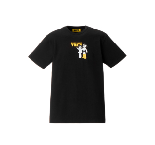 GRAPHIC TEE