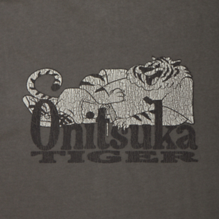 WASHED LONG SLEEVED GRAPHIC TEE