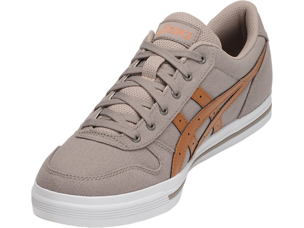 asics aaron niño asics aaron niño